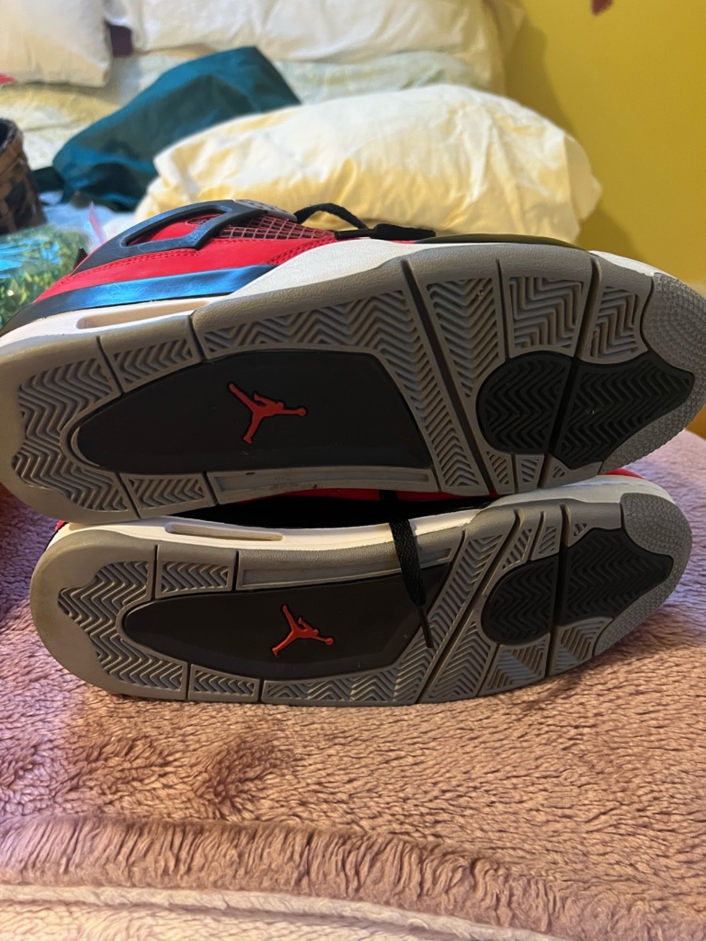 Nike Red Air Jordan 4 Retro Toro Bravo sneakers.  Size 10.5 - Picture 4 of 6